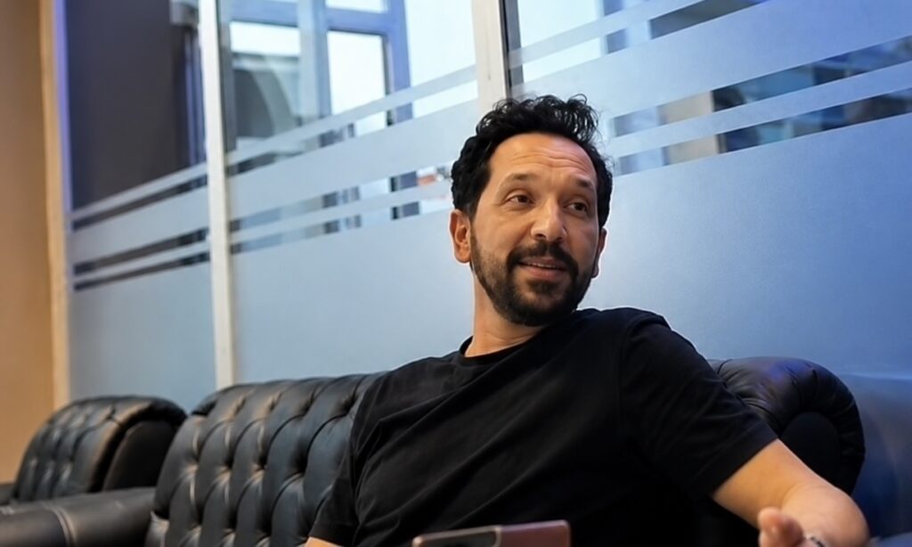 Söylediği Şiir Hatıra Kaldı: Mustafa Öğretmenin Videosu Yürek Burktu