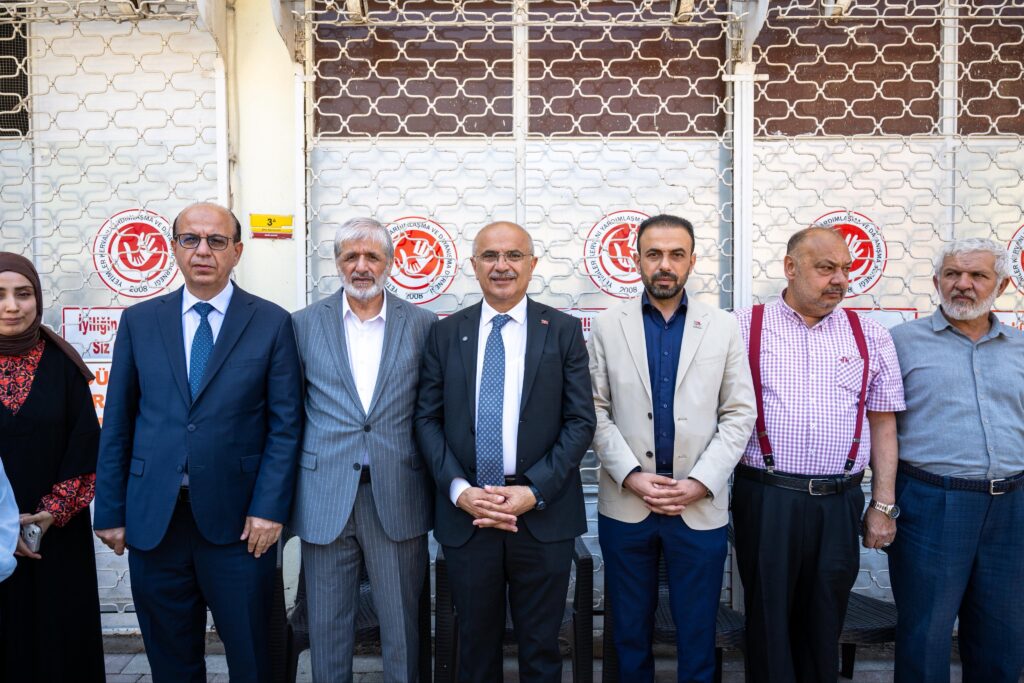 Yetimler Kervanı’nın Aşure Programında Birlik ve Dayanışma Mesajları