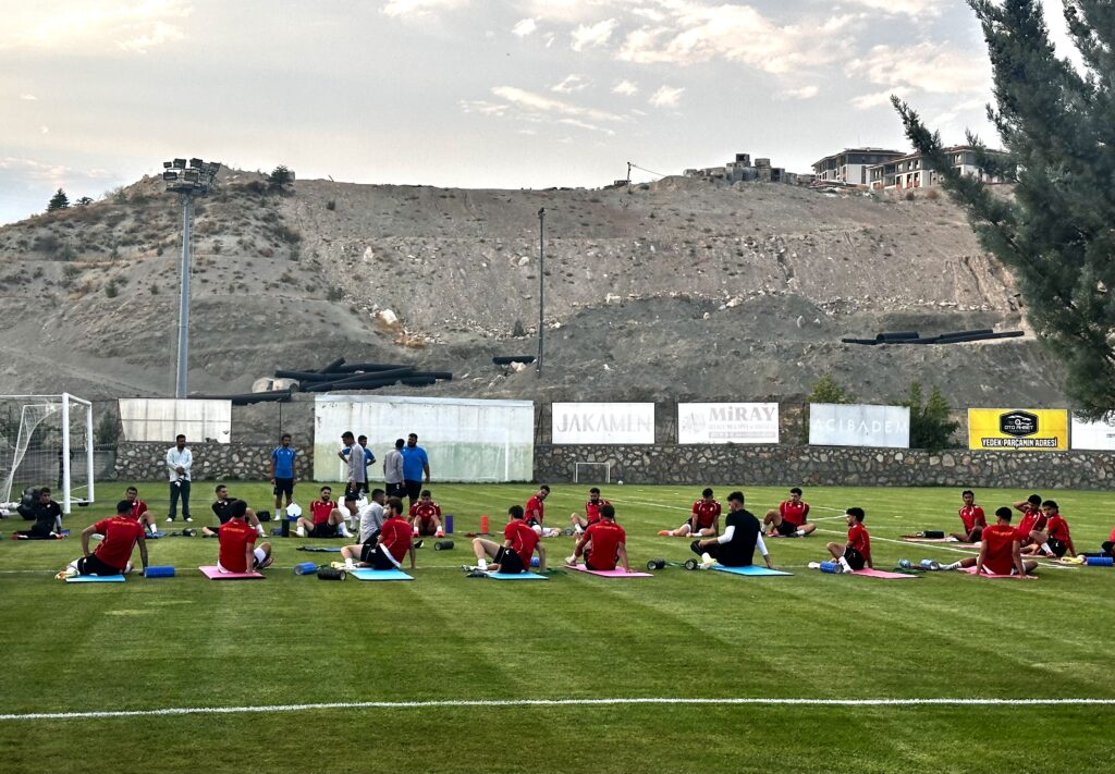 Ak: “Bu Takımı Bir Yıl Sonra 2. Lig’de Görmek İstiyoruz”