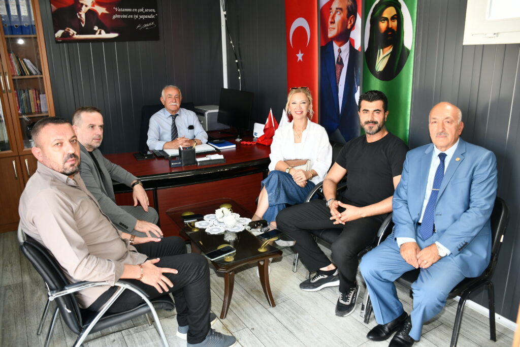 Başkan Karademir’den Eşref Doğan Dede’ye Tebrik Ziyareti