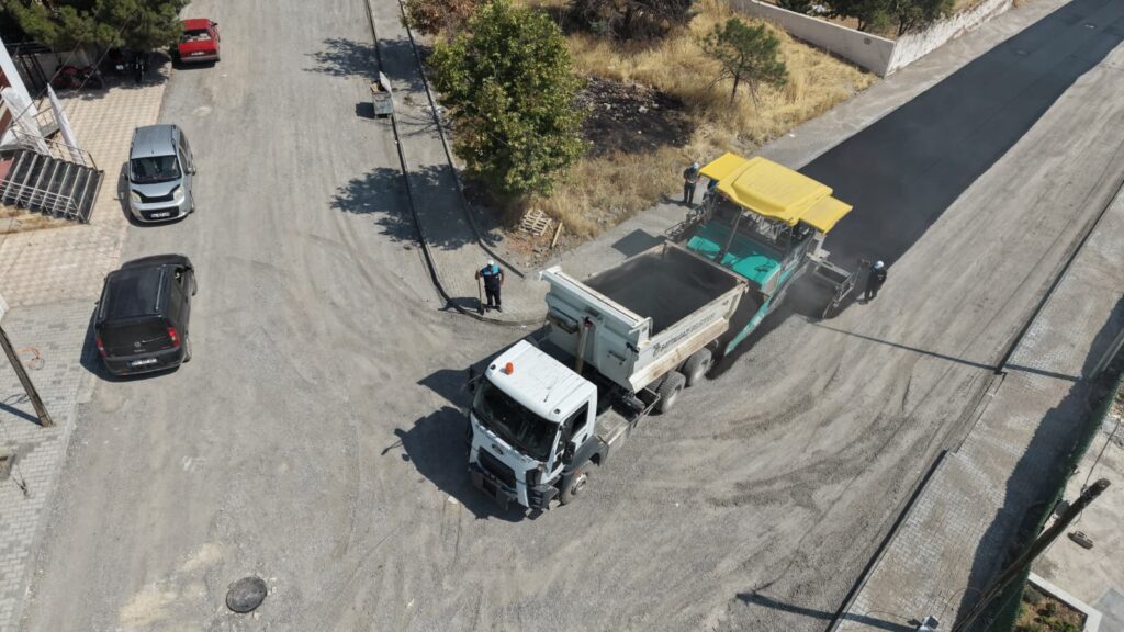 Battalgazi’de Yollar Asfaltla Yenileniyor