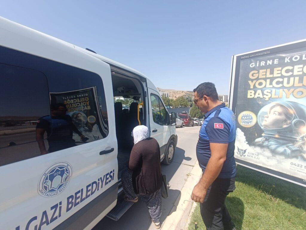 Hastane Çevresinde Dilencilere Zabıta Operasyonu: 3 Kişi Yakalandı