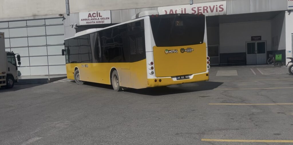 MOTAŞ Şoföründen Örnek Davranış: Otobüsü Acil Servise Sürdü