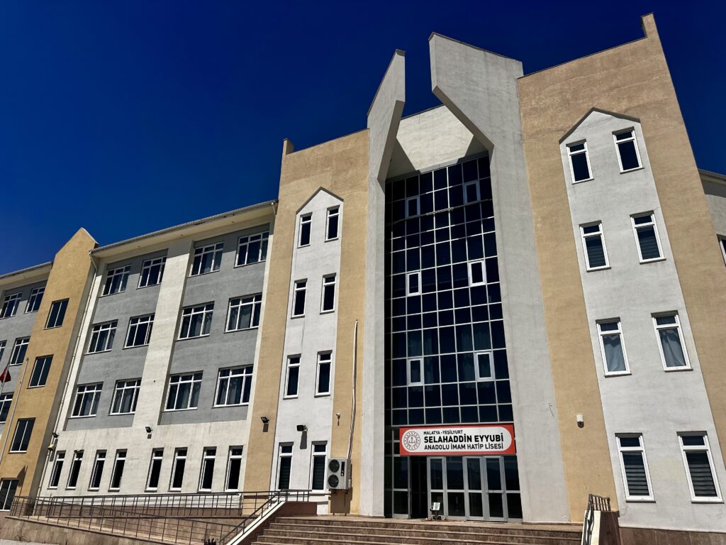 Selahaddin Eyyubi Anadolu İmam Hatip Lisesinden YKS’de Büyük Başarı