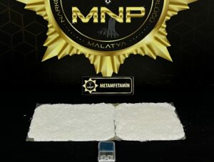 Sokak Satıcısına Fiziki Takip: 900 Gram Metamfetamin Ele Geçirildi