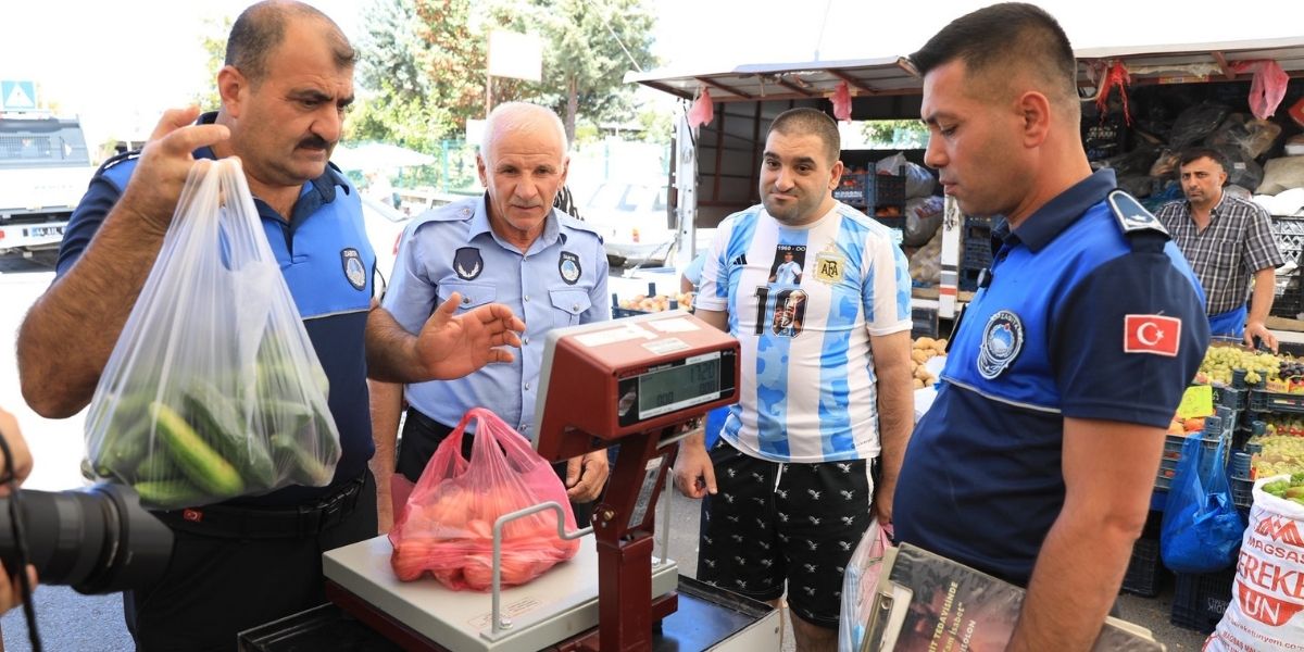 Battalgazi’de Zabıta Ekiplerinden Pazar Yerlerinde Kapsamlı Denetim