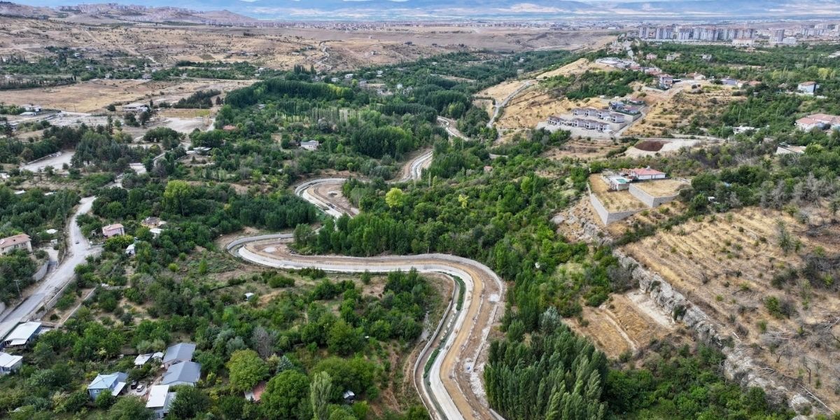Yeşilyurt’ta Beylerderesi Yaşam Vadisi Projesinde Çalışmalar Sürüyor
