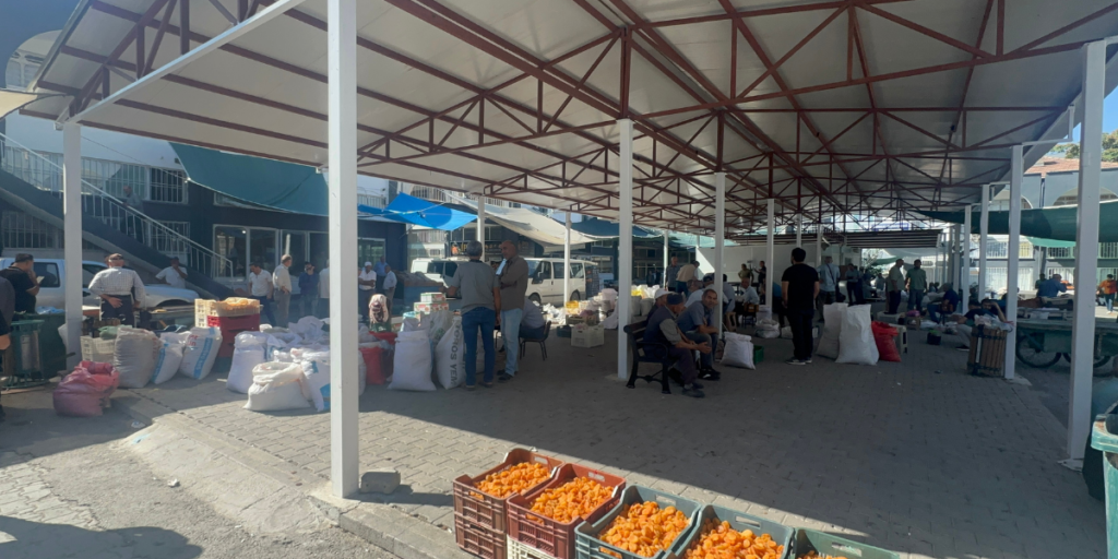 Şire Pazarı’nda “Anlaşma” Tepkisi: Esnafın Haberi Yok