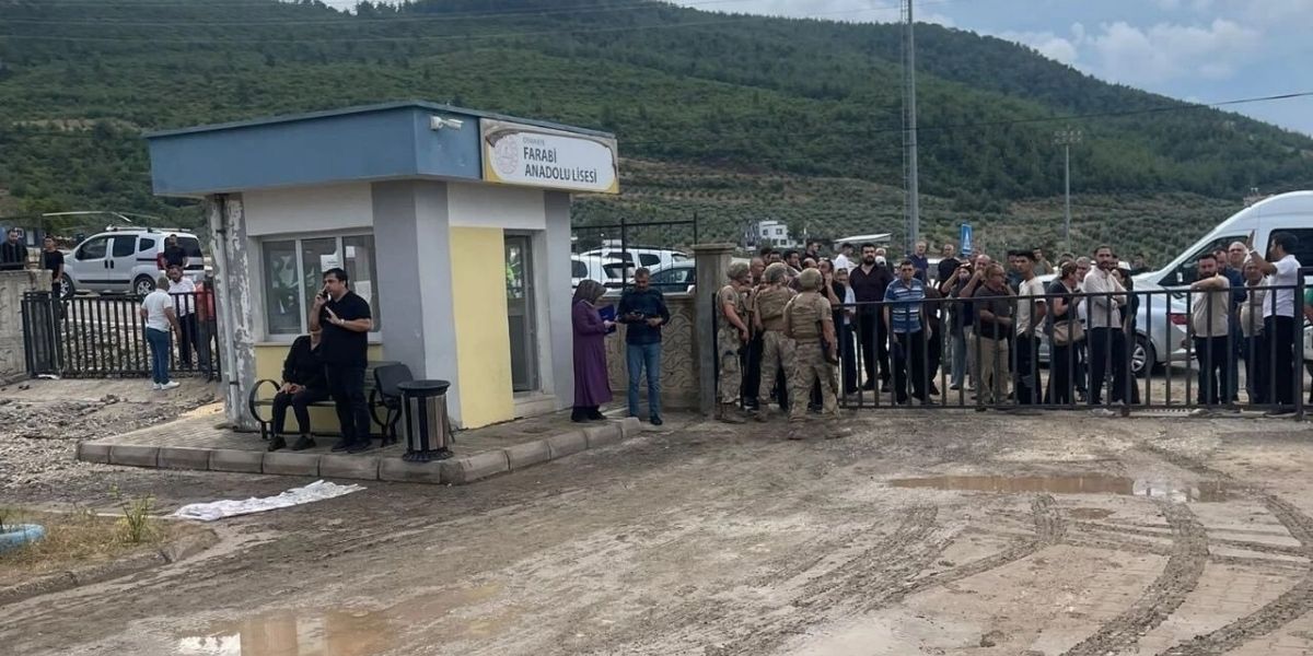 Osmaniye’de Okul Bahçesinde Silahlı Saldırıya Uğrayan Öğretmen Hayatını Kaybetti