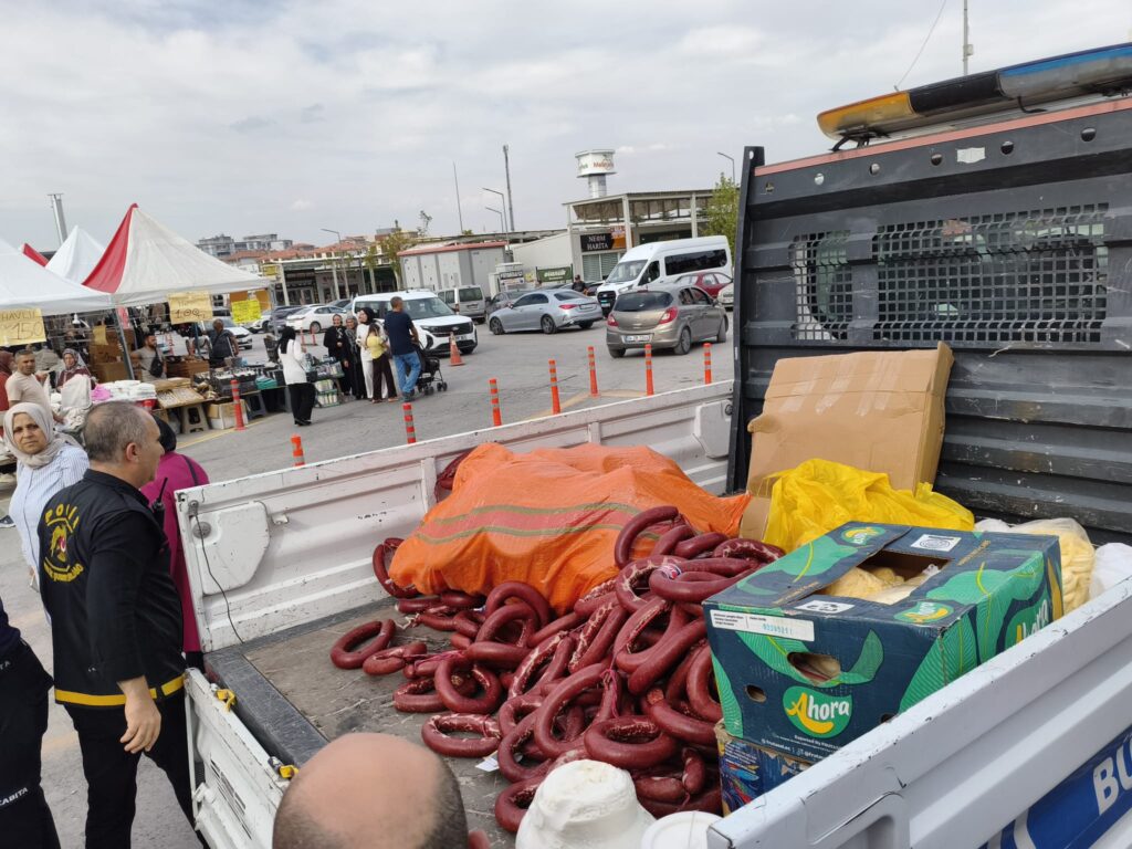 Dana Sucuk Diye Satılan Üründe Tavuk Eti Çıktı