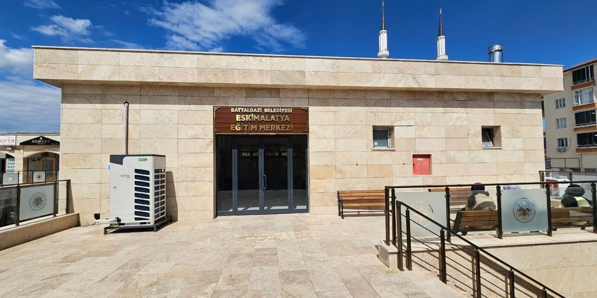 Battalgazi’de 450 Öğrenciye Ücretsiz Eğitim Desteği! LGS ve YKS’ye Hazırlanıyorlar