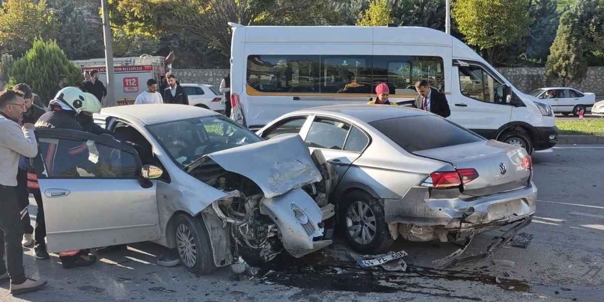 Malatya Çöşnük Kavşağı’nda Zincirleme Kaza!