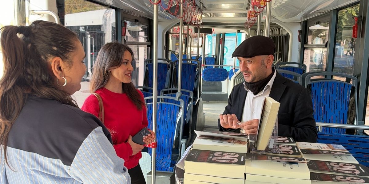 Malatya’da Trambüste İmza Günü! Yazar Ramazan Özer’den Farkındalık Oluşturan Etkinlik