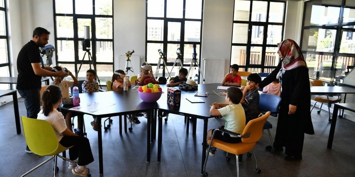 Yeşilyurt Bilim Merkezi’nde 1.500 Öğrenci Bilim ve Teknolojiyle Buluştu